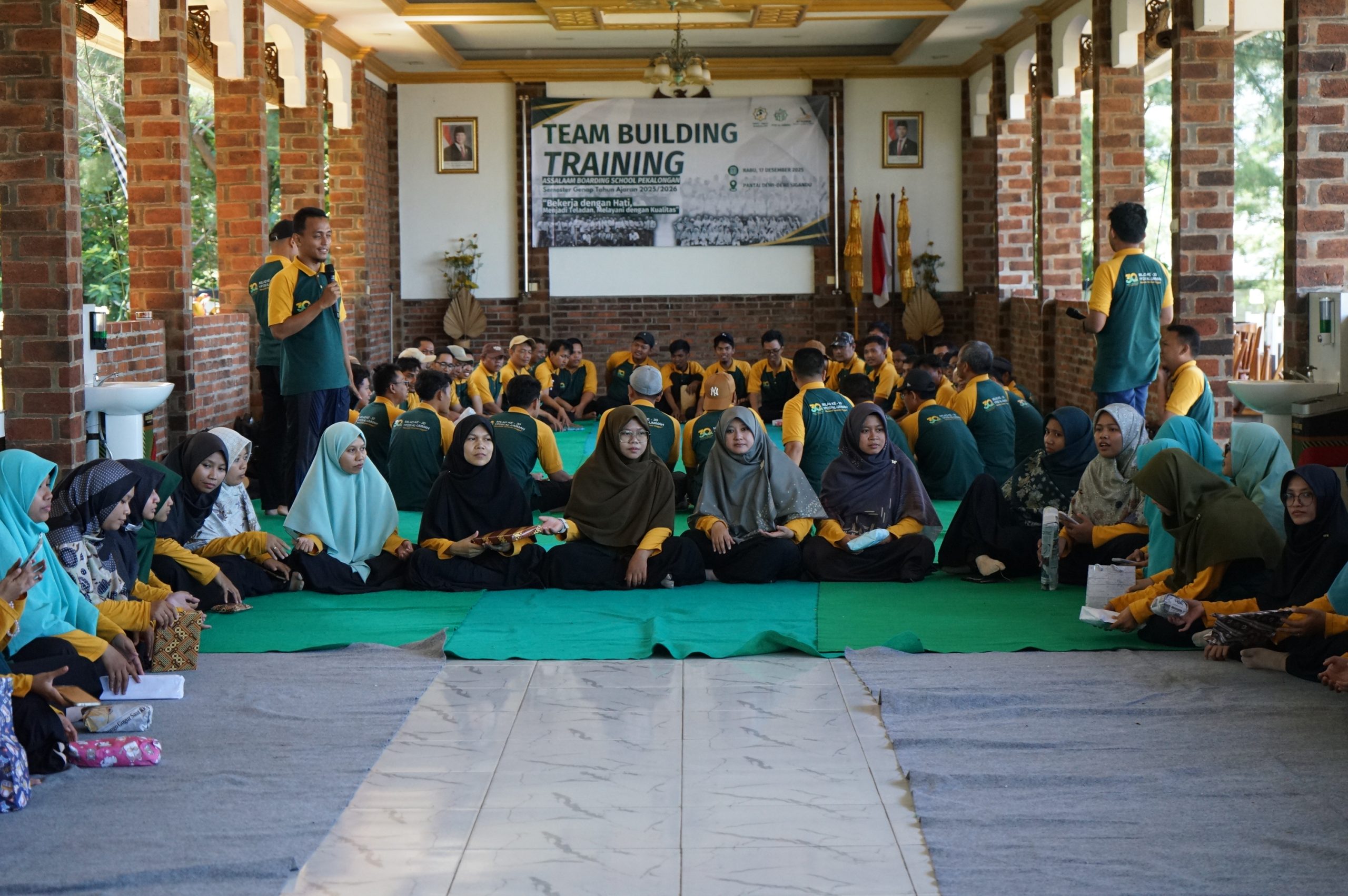 Read more about the article Assalaam Boarding School Pekalongan Perkuat Sinergi Pendidik melalui Team Building Training
